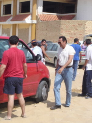 exclusiva: Julian Muñoz, solidario, empujo el coche de un desconocido atascado en Matalascañas