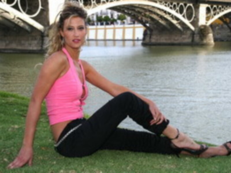 Sevillapress.com 30.000 visitas en menos de un mes .Gran repercusion mundial de la profesora de religion chica playboy