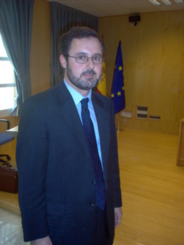 Cum Laude para la tesis sobre la Eficacia fuera de España de las sanciones económicas de las Administraciones