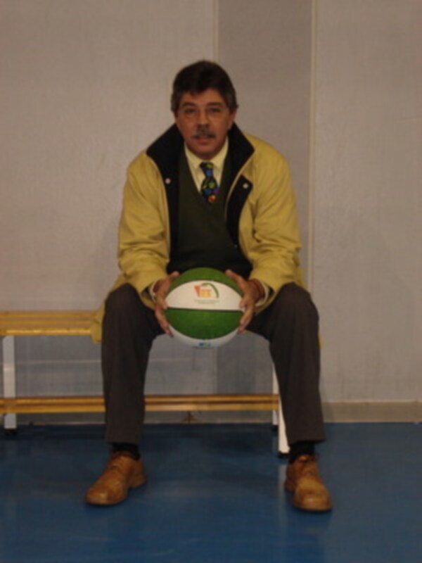 Jose Luis Romero, concejal de deportes de Aljaraque y seguidor de la selección española de baloncesto.