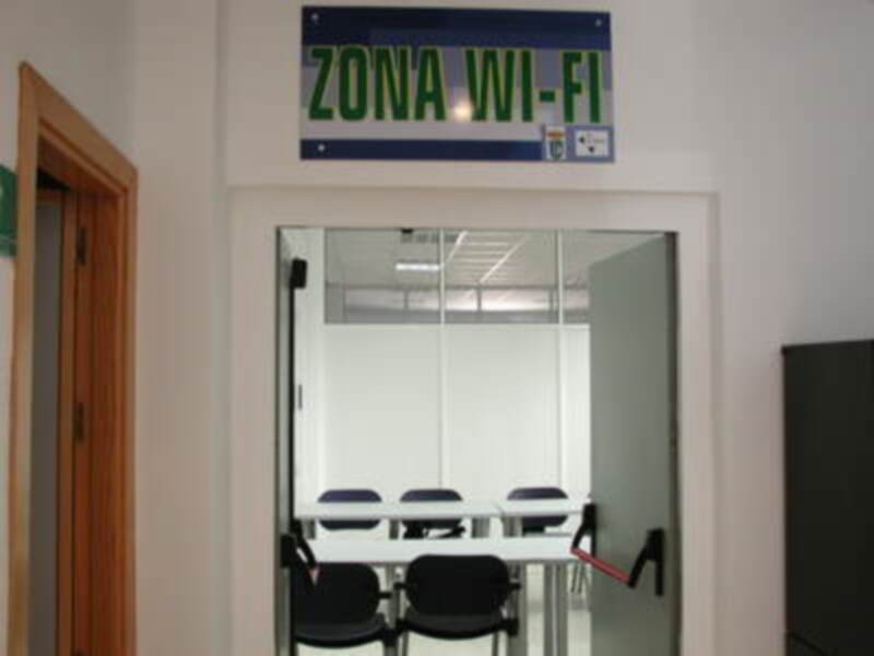 La Agencia de Desarrollo de Gines estrena una zona WI-FI totalmente gratuita para los vecinos