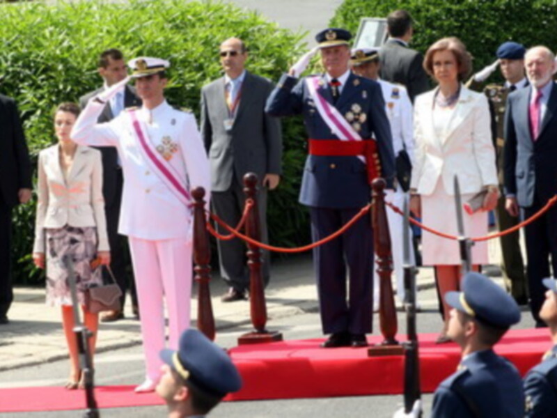 Los Reyes y los Principes en el dia de las Fuerzas Armadas en Sevilla