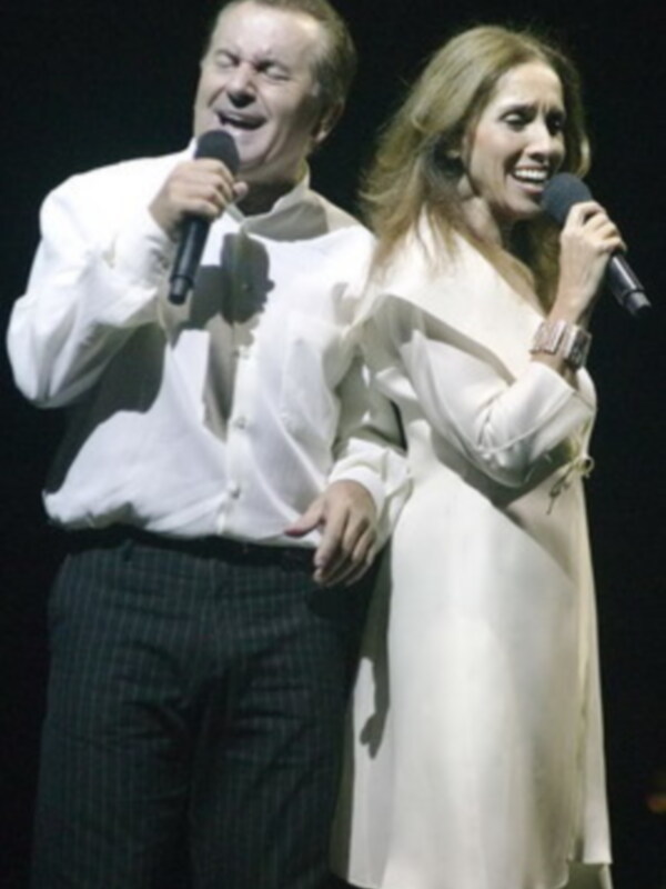 Ana Belen y Victor Manuel disfrutaron de un emotivo concierto en Mairena del Aljarafe