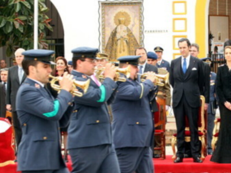La Infanta Elena de mantilla en Sevilla