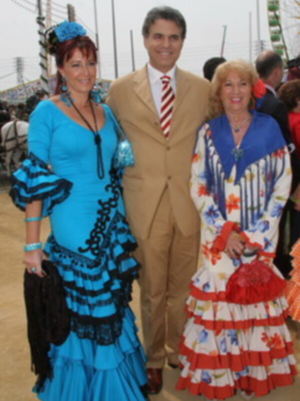 Agustin Bravo con su mujer Susana en la Feria
