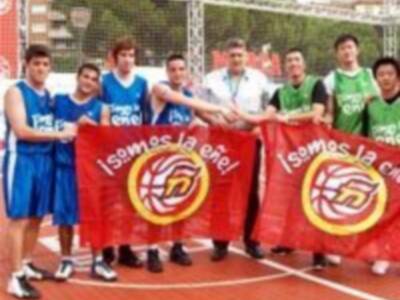El otro Eurobasket: los periodistas españoles vencen 35 a 11 a los de China