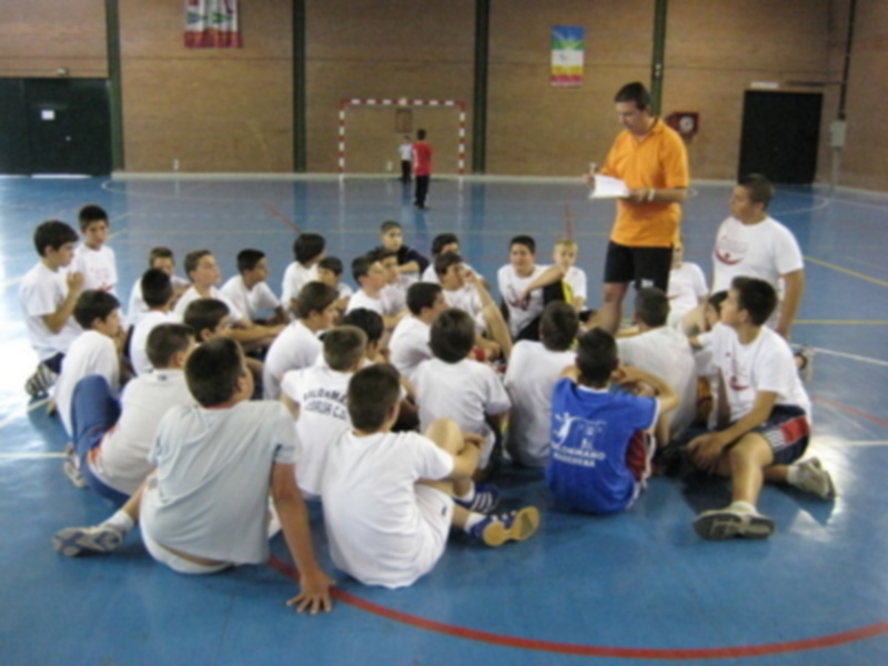 La selección sevillana infantil 2008 de balonmano realiza su última concentración de la temporada