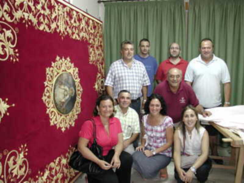 Gines: la Hermandad Sacramental recibe el nuevo palio de la Virgen de los Dolores