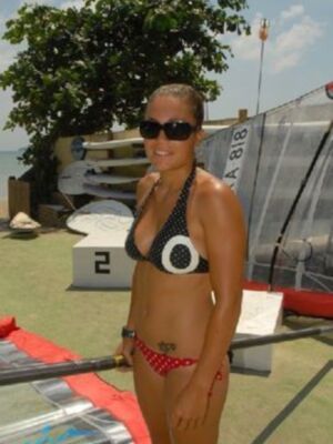 Blanca Manchón, en plena lucha por el podio en aguas de Brasil