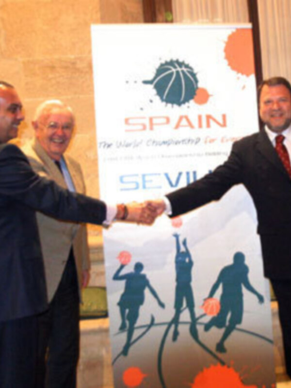 Sevilla también se compromete al máximo ante la FIBA con el proyecto del Mundial 2014