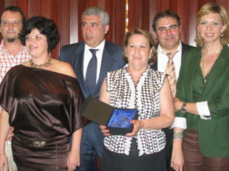 Marina Bernal homenajeada  ayer como Personaje relevante de Chipiona 2009 por la Asociación Turístico-Hostelera y Comercial de Chipiona (ATHOS)