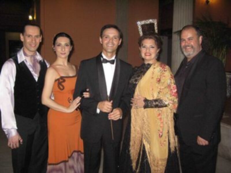 Ana del Río canto en el concierto de visperas del Corpus en la Plaza de San Francisco de Sevilla con gran éxito acompañando a la Banda Sinfónica Municipal de Sevilla