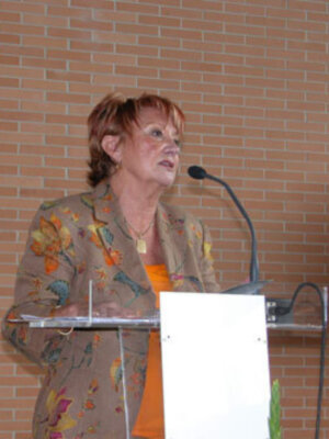 La Junta reconoce el trabajo de la presidenta de la federación de asociaciones de mujeres del Bajo Guadalquivir en favor de la igualdad y la integración social