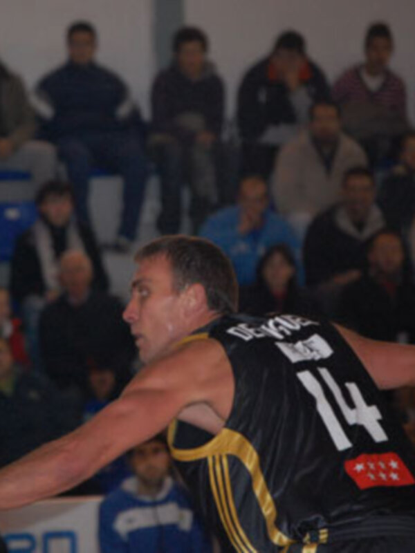 Caja Rioja asalta el liderato en el Grupo A, mientras Huelva sigue firme en el B