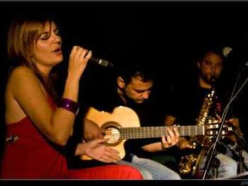  Paz de Alarcón y Julio Castell en concierto en LA CAJA NEGRA