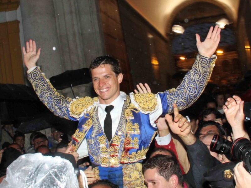 Juli triunfador absoluto de la Feria de Sevilla , con 5 orejas y 4 premios 