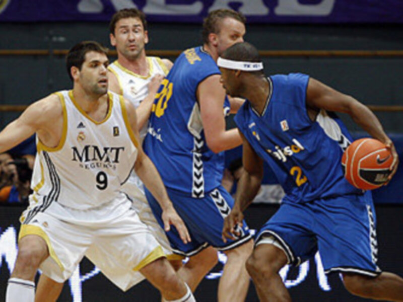 Este sábado, a partir de las 18 horas en directo por La2, Real Madrid- Cajasol de baloncesto desde Sevilla