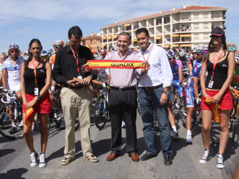 Salida desde Guadix de la Quinta etapa de la Vuelta Ciclista a España
