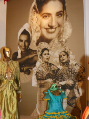 Inaugurada la exposición del modisto sevillano Pepín Castillo 