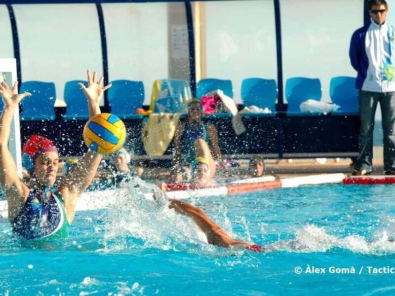 El C.W. Dos Hermanas-EMASESA se deja los puntos en la piscina del Mediterrani