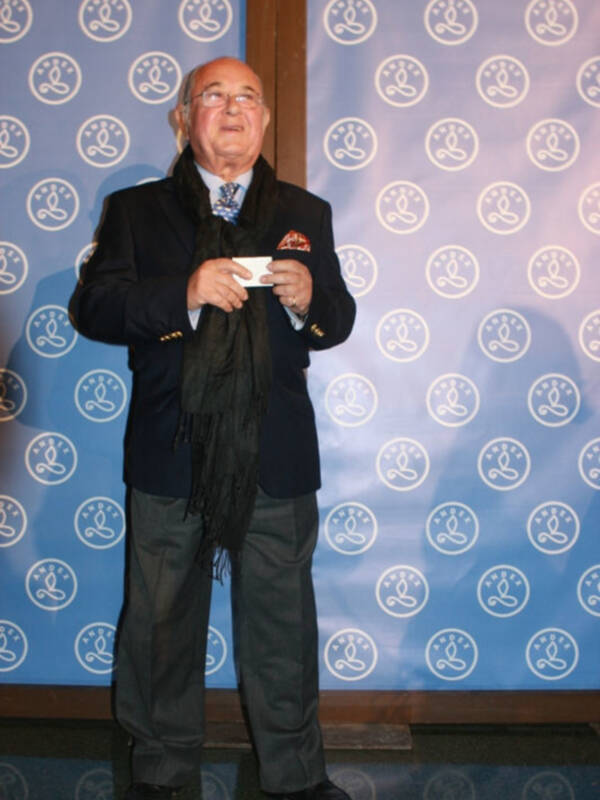 Miguel Poveda realiza un concierto a beneficio de Andex
