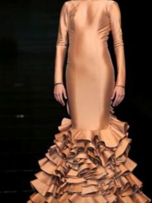 Viki Berrocal, con once kilos menos,  presenta su nueva colección en Sevilla con Virginia Troconis, Marta Sánchez, Boris, Ana García Siñeriz y Nuria March