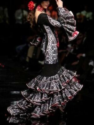 Beatriz Trapote regresa de Colombia y se estrena como modelo en Simof 2011