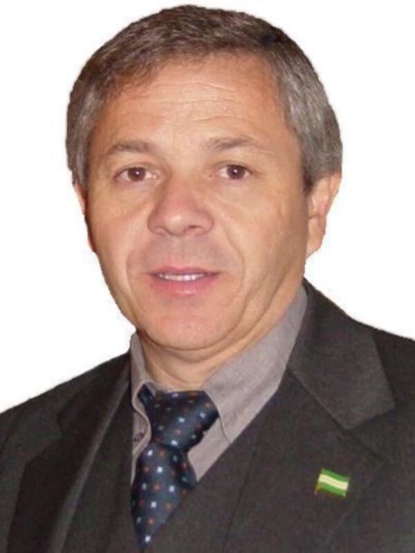  El alcalde del P.S.O.E.  Manuel García se  olvida de la flor cortada , según Rey(Chipiona)