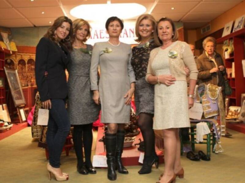 El cordobés y su mujer, dos personas solidarias, el presentó un festival para niños discapacitados y ella ha colaborado en el rastrillo