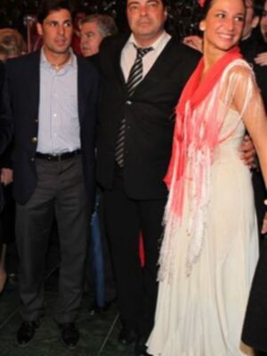 Los Alba apoyan a Cecilia Gómez la ex de Fran Rivera en Sevilla