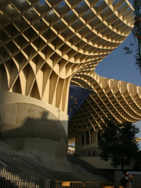 La Plaza de la Encarnación da paso a Metropol Parasol