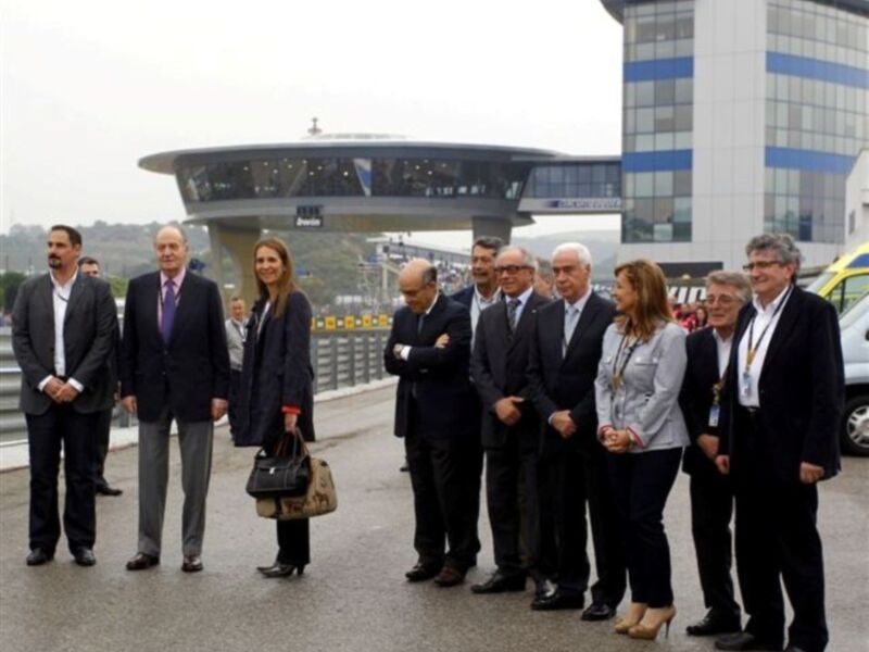 El Rey acude junto a la Infanta Elena al circuito de Jerez