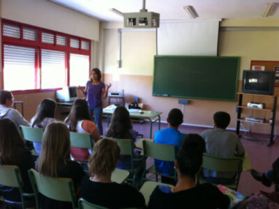Alumnos de Secundaria del IES Salmedina participan en un taller de diputación sobre trastornos alimentarios(Chipiona)