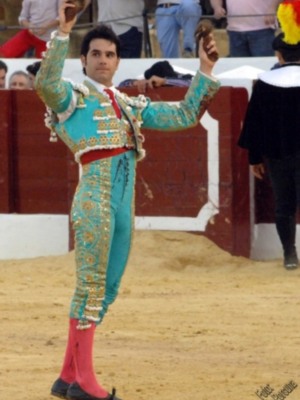 Salvador Vega, a hombros en la primera de Osuna