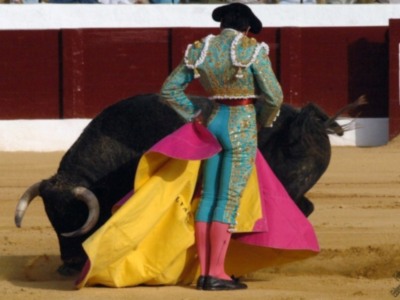 Salvador Vega, a hombros en la primera de Osuna