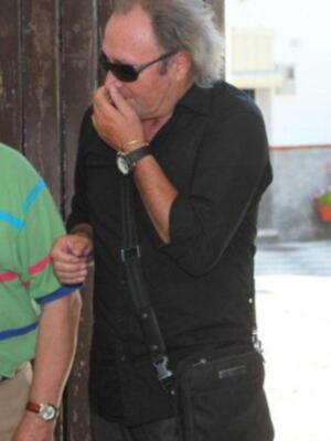 Amador Mohedano llevo flores para Rocío Jurado en el V aniversario de su fallecimiento