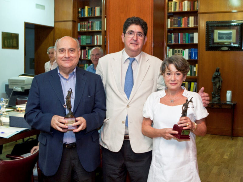 Reconocimiento por los servicios prestados al Colegio de Abogados 