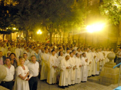 Eucaristía presidida, por el arzobispo y el obispo auxiliar de Sevilla en la Plaza del Triunfo de la capital Hispalense