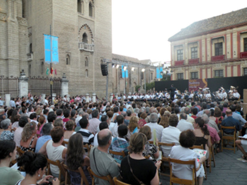 Concierto Extraordinario de la víspera de la Virgen de los Reyes