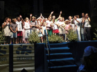 Eucaristía presidida, por el arzobispo y el obispo auxiliar de Sevilla en la Plaza del Triunfo de la capital Hispalense