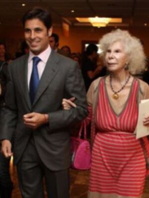 La Duquesa Alba confirma en un comunicado que se casara en Sevilla a primeros de octubre  