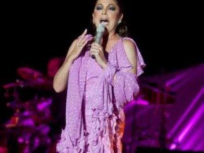 Chavely y Falete fans números uno de Isabel Pantoja en San Fernando el domingo ante 4.000 personas