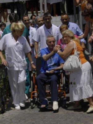 Ortega Cano sigue en silla de ruedas y tendrá que ser operado de nuevo el 14 de septiembre en Sevilla, esta vez de colon   