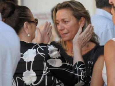 Litri, Carolina Herrera, Curro Romero, Carmen Tello acompañan a Julio Aparicio en el entierro de su madre la bailaora Maleni Loreto en Sevilla