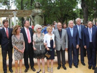 La Duquesa De Alba  se casa 5 octubre  a la una de la tarde 