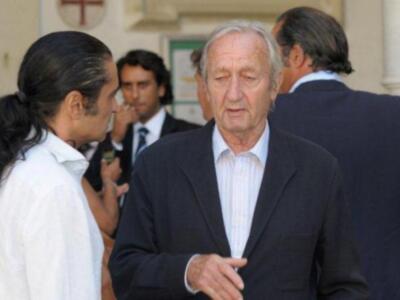 Litri, Carolina Herrera, Curro Romero, Carmen Tello acompañan a Julio Aparicio en el entierro de su madre la bailaora Maleni Loreto en Sevilla