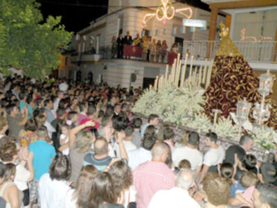 La Fe Mariana de todo un pueblo con su Patrona la virgen de los Dolores de Rinconada (Sevilla)