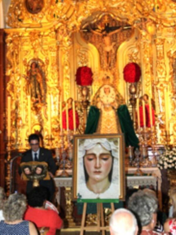 La Antigua Hermandad de la Vera-cruz de Alcalá del Río, presento el cartel del XL Aniversario de la Coronación Canónica de la Stma. Virgen de las Angustias Coronada de Alcalá del Río.