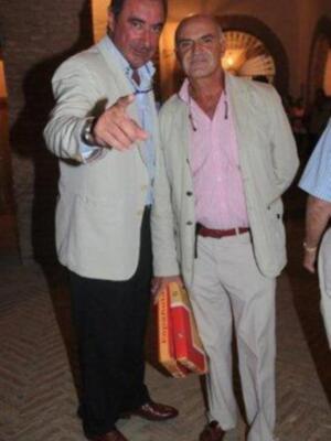 La Duquesa de Alba por primera vez en Sevilla con Alfonso Diez tras dar la noticia de su boda