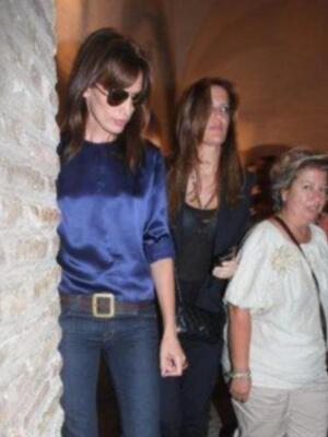 La Duquesa de Alba por primera vez en Sevilla con Alfonso Diez tras dar la noticia de su boda